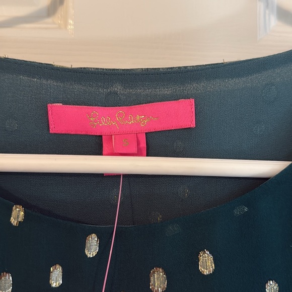 🌟 NWT 🌟 Lilly Pulitzer 🌟 Spruce Green Blouse with Gold Polka Dots 🌟 Small - Picture 9 of 10